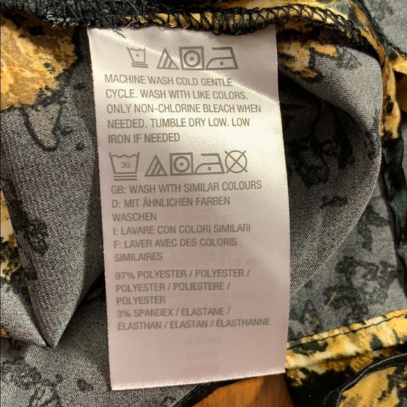 Silky Dennis Basso Blouse - Picture 7 of 7